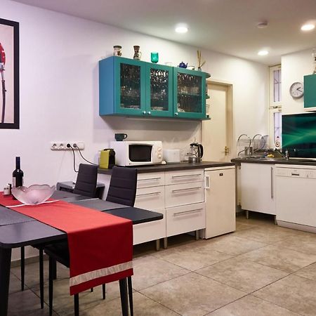 Ili Apartment Budapeste Exterior foto