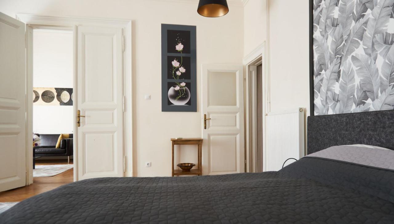 Ili Apartment Budapeste Exterior foto