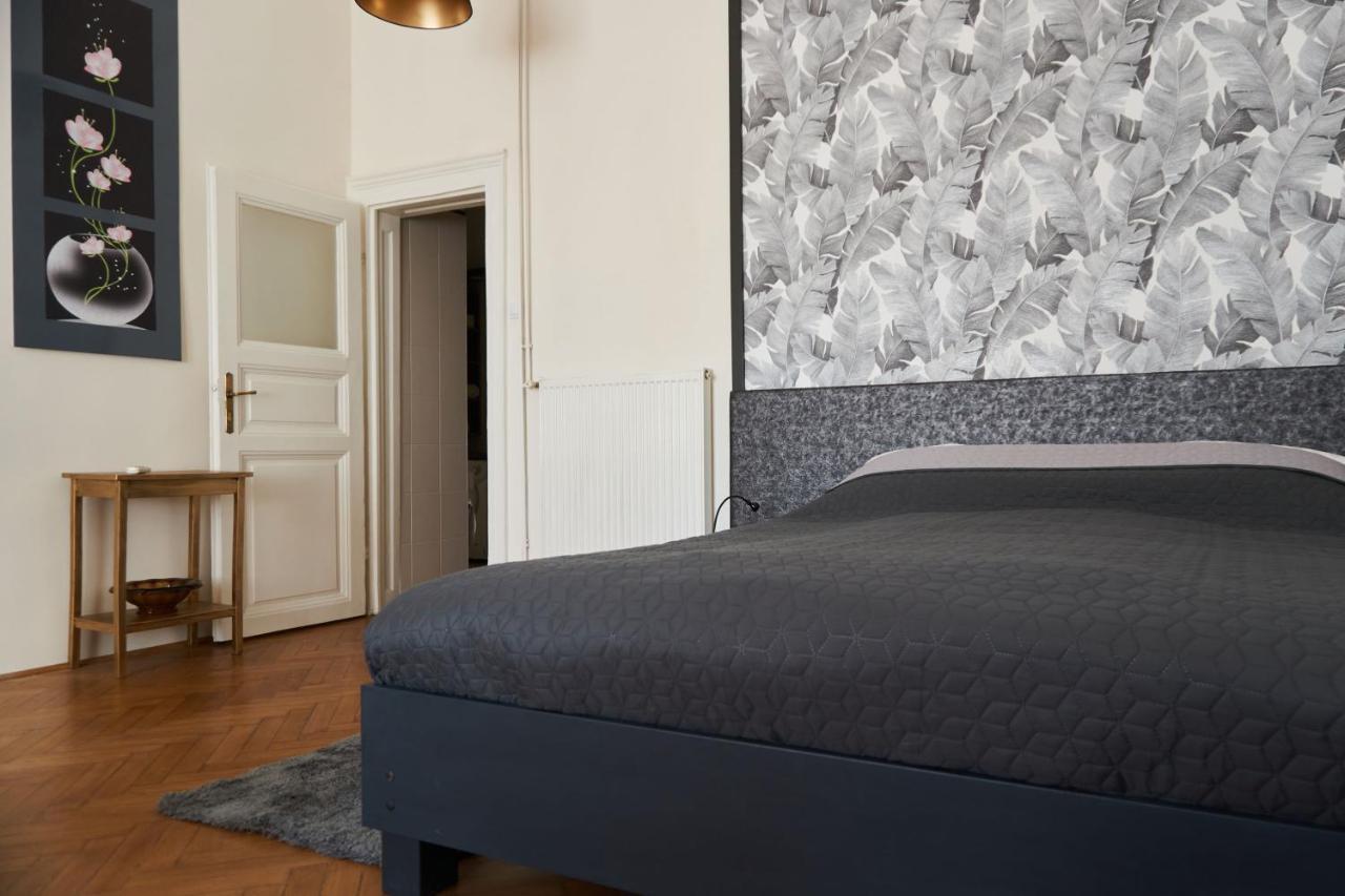 Ili Apartment Budapeste Exterior foto